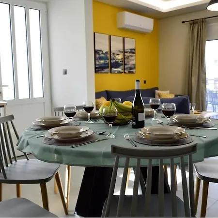 Kelly's Urban Apartment